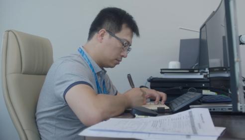 苏宁封面人物 许立群:13年 "技术帝"和他的团队养成记