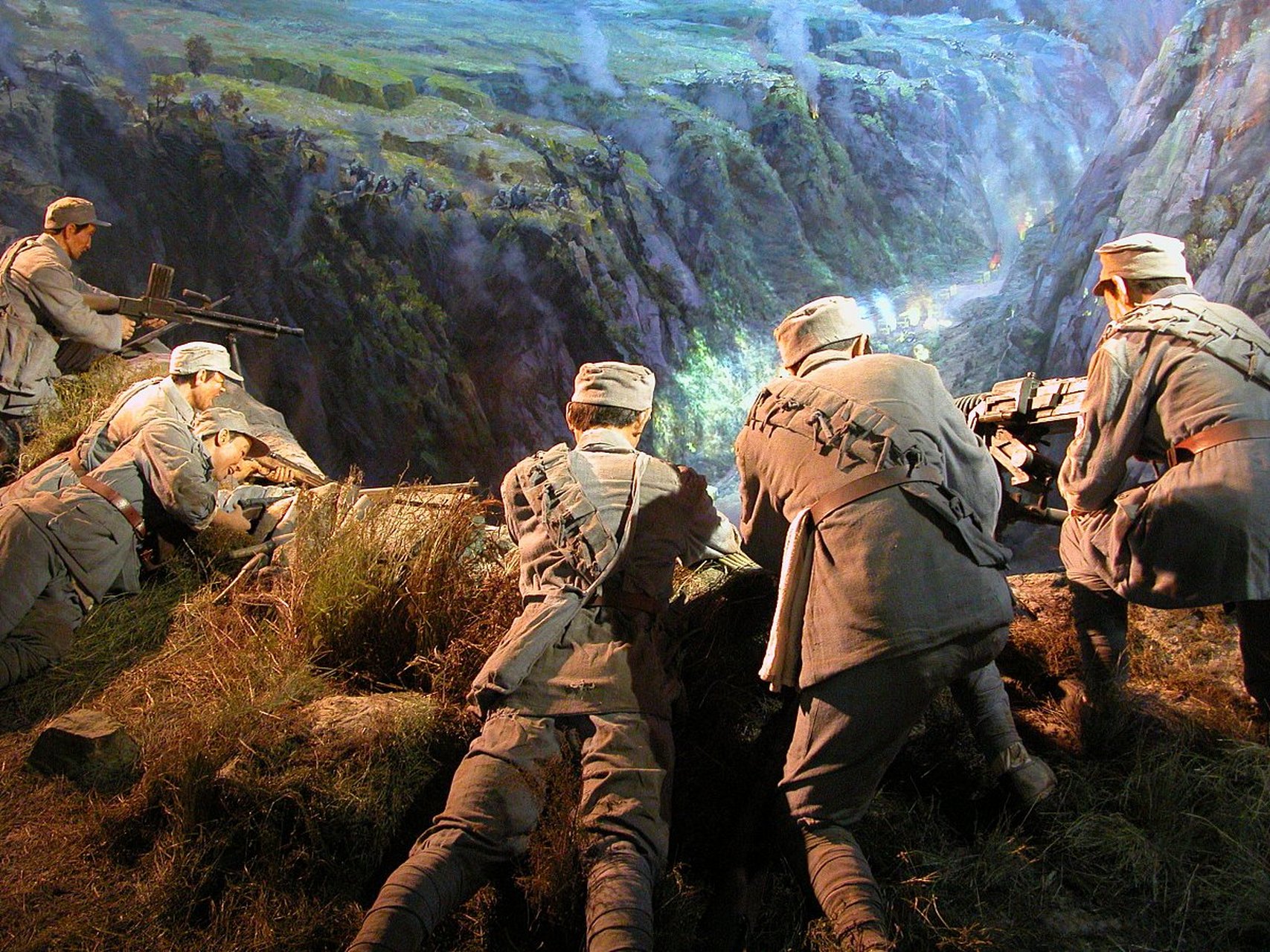 历经两个月激战,终于击败敌人,夺取战略要地,这一行动在中国革命历史