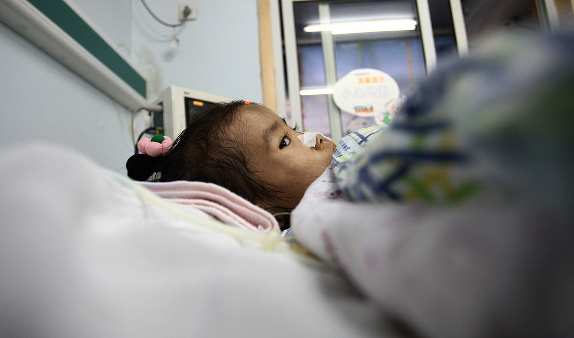 我邻居家的孩子在大城市总是生病,经常发低烧,老人就让他们把孩子送回