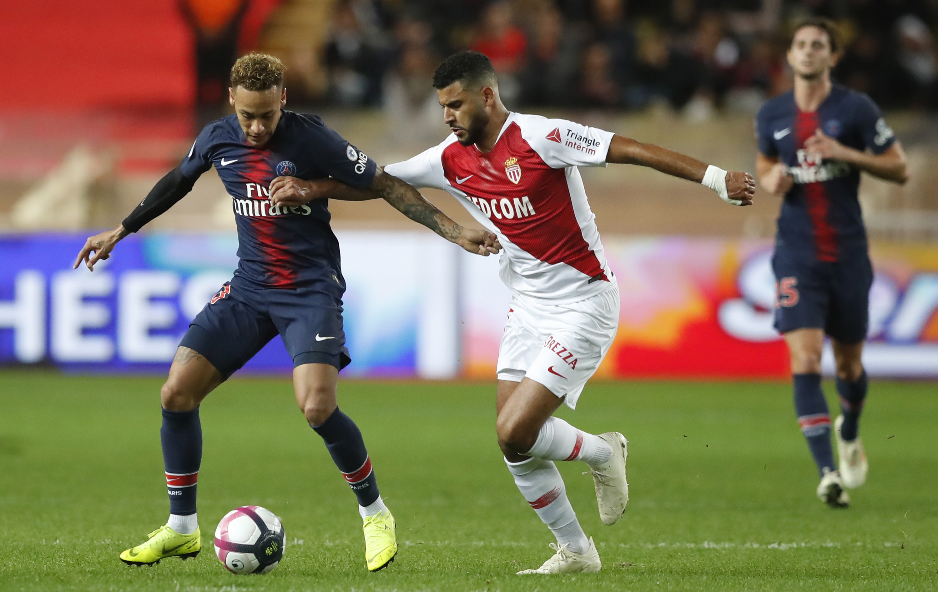 足球——法甲联赛:巴黎圣日耳曼胜摩纳哥(2)