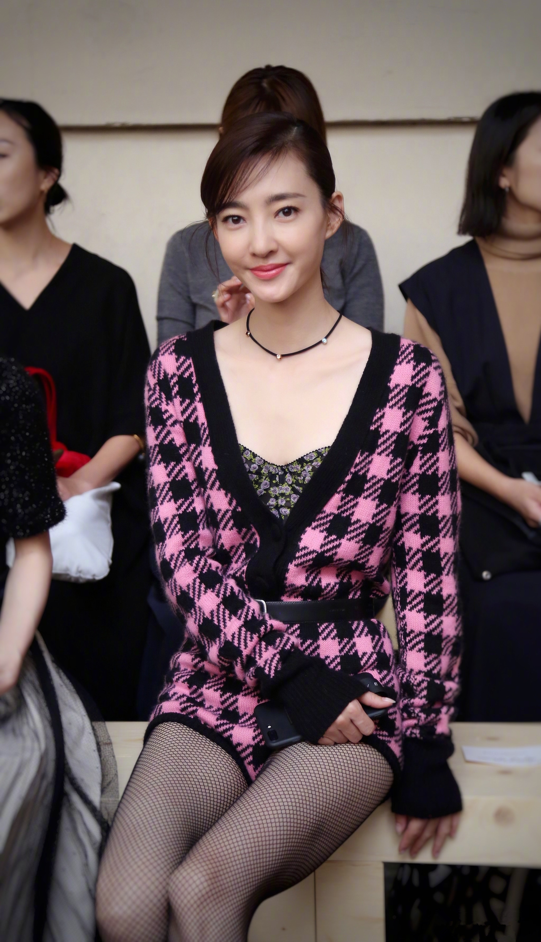 王丽坤 这部电视剧由赵文卓,蔡少芬等人主演,王丽坤在其中饰演"刘郁芳