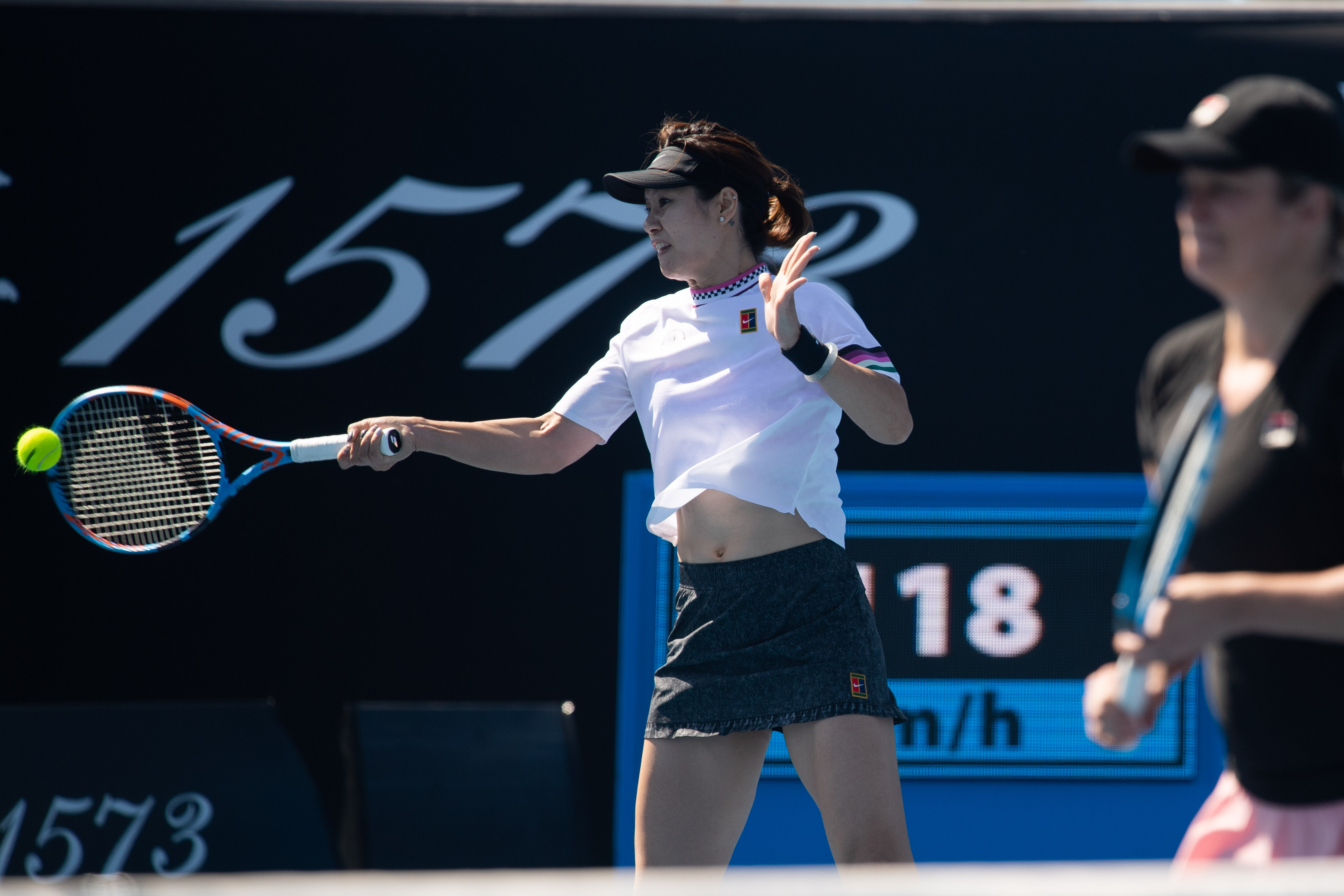 网球——澳网:李娜/克里斯特尔斯元老赛获胜