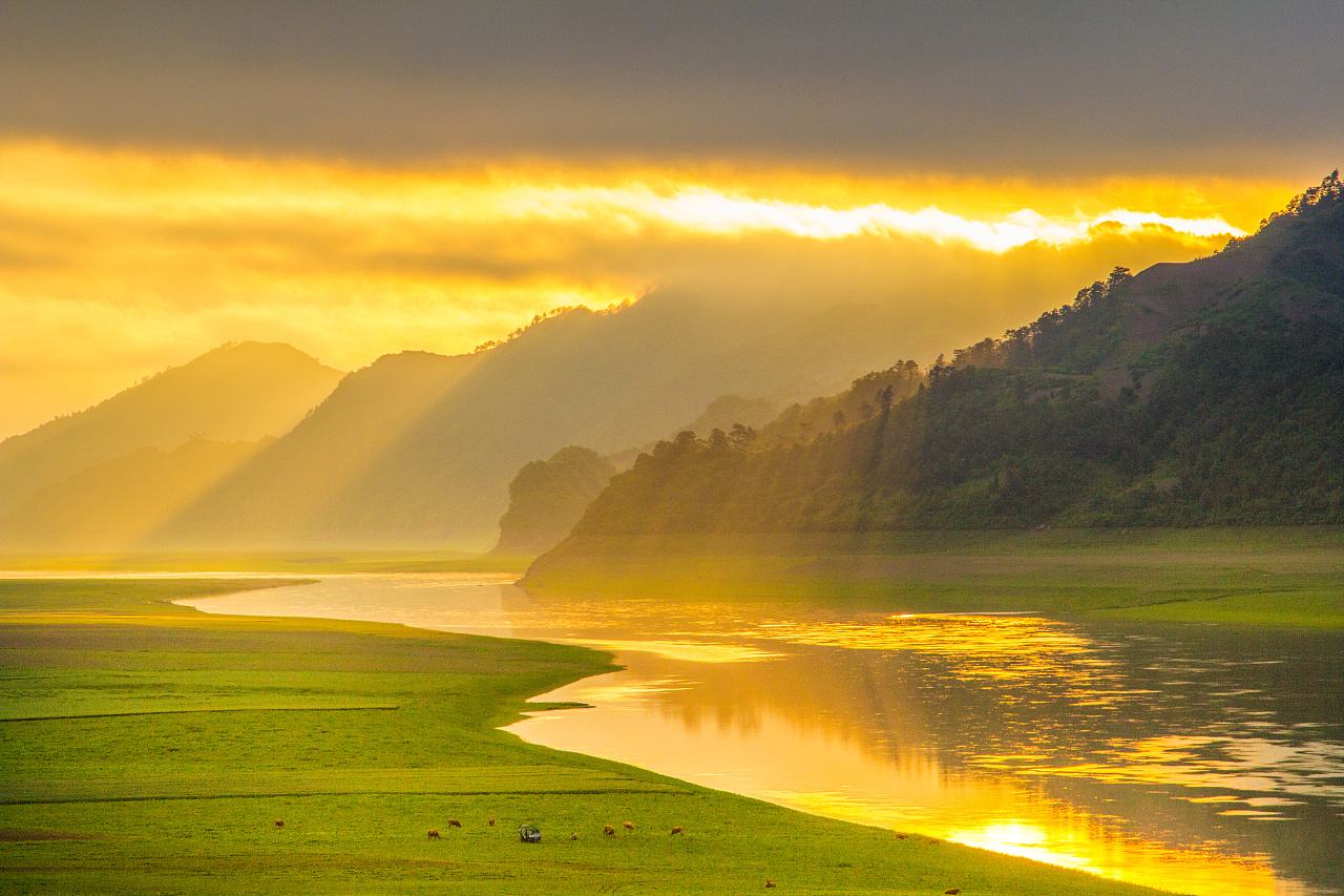 心理测试:选一幅最美日出图,测你会遇到比他更优秀的男人吗