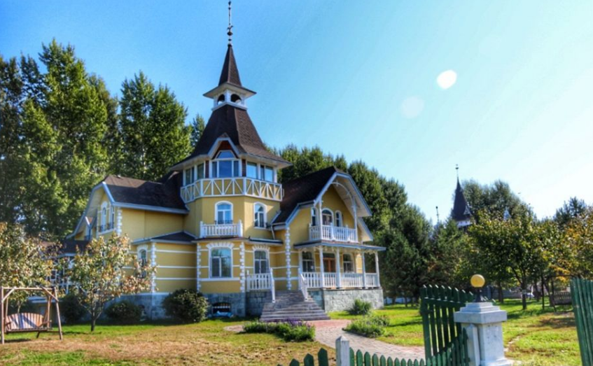 看看俄罗斯农村的房子,他们认为很小!网友:那我住的是"鸟窝"