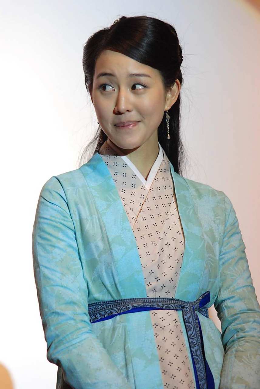 张钧甯:中国台湾影视女演员,有"台湾第一气质美女"之称.