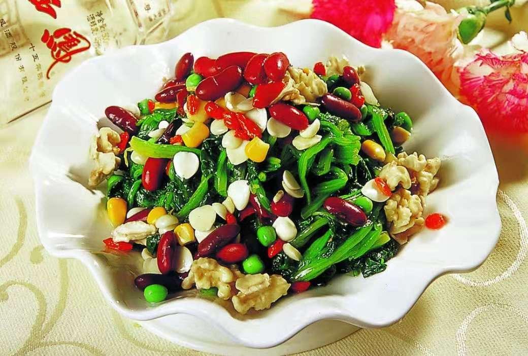 菠菜别再凉拌了,这样的八宝菠菜你绝对没吃过,简直太美味了