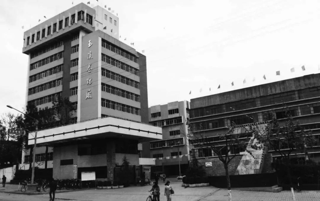 91岁褚时健去世:人的一生,跌得越低,反弹力越大