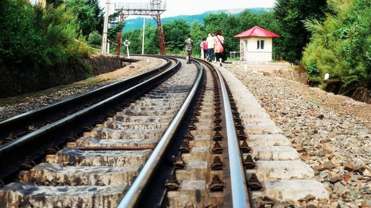 各国火车的铁轨宽度统一吗?为什么俄罗斯用宽轨,这也太有心计了