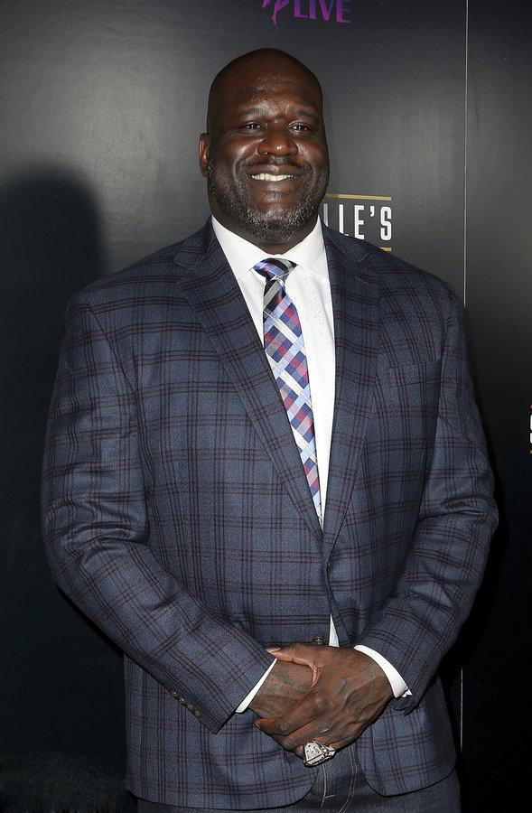 奥尼尔餐厅洛杉矶店开张,大鲨鱼西装亮相有点"膨胀"