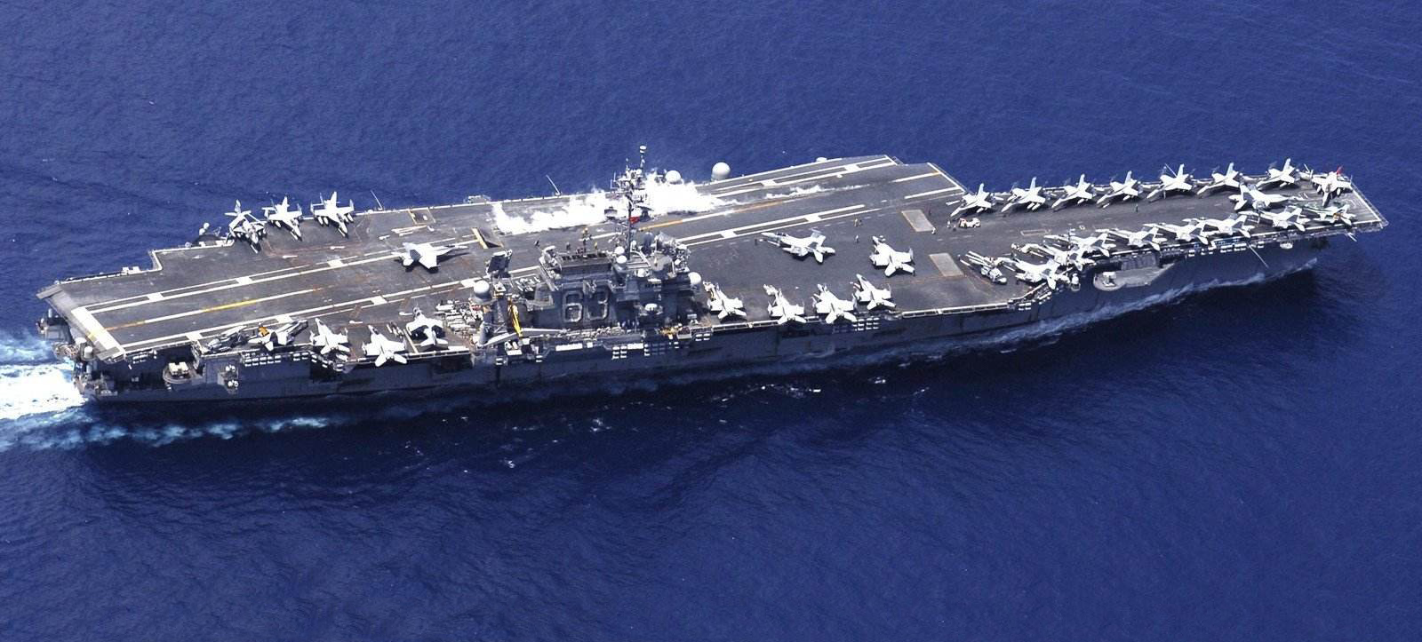 美国手里有那么多退役的小鹰级航空母舰,但是却至今无人问津