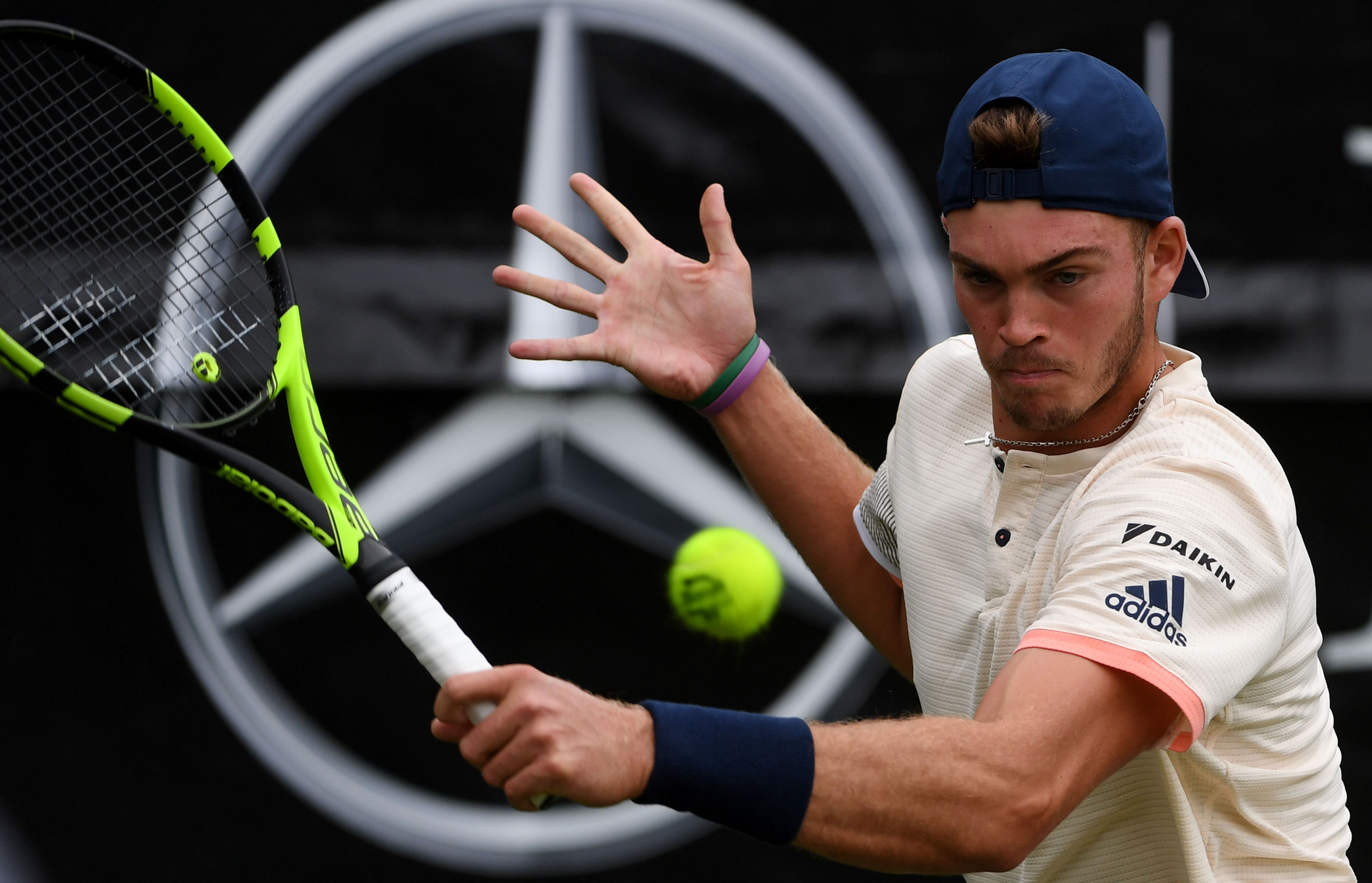 网球——梅赛德斯杯:梅尔特晋级(2)