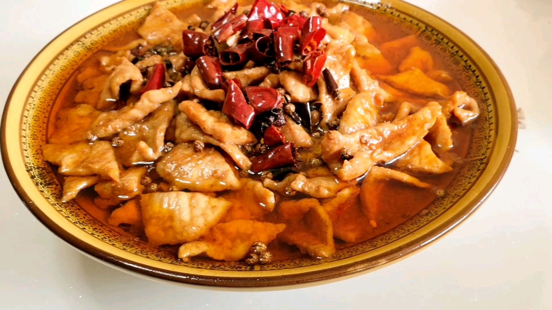 厨师长教你家常菜水煮肉片做法,麻辣鲜香,非常下饭