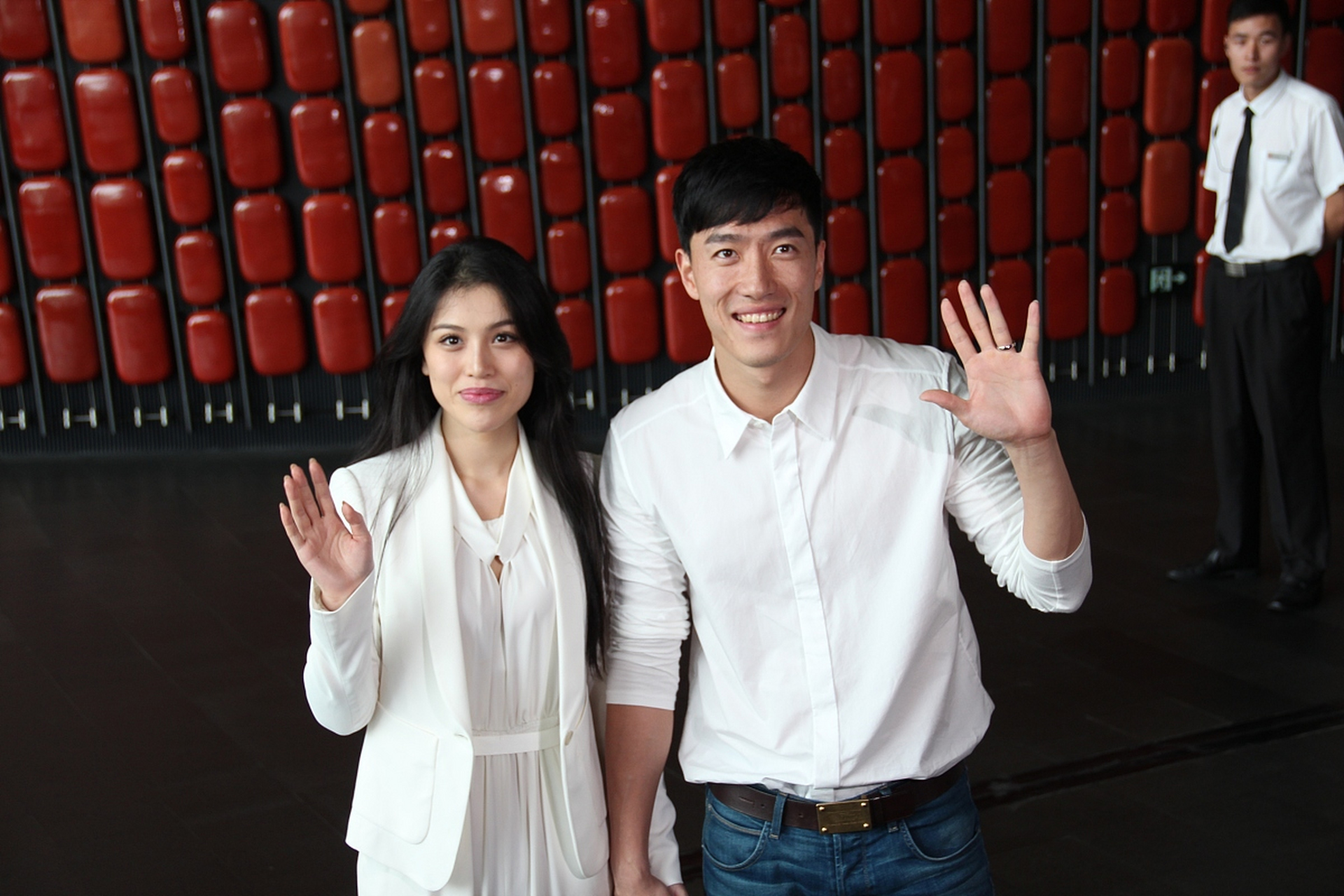 新婚妻子出差了,家里留下我孤家寡人,甚是寂寞难耐.