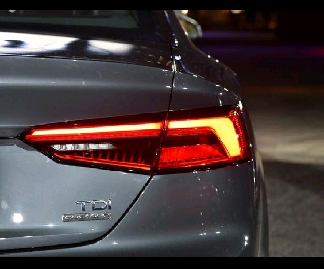 汽车尾灯特别好看