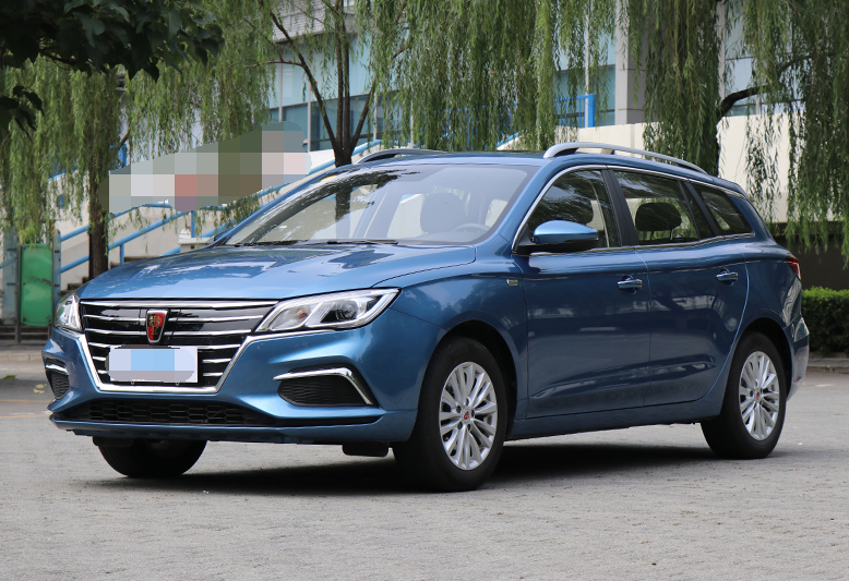 荣威ei5外形霸气,入手这辆车,开它回农村过年,很有面子!