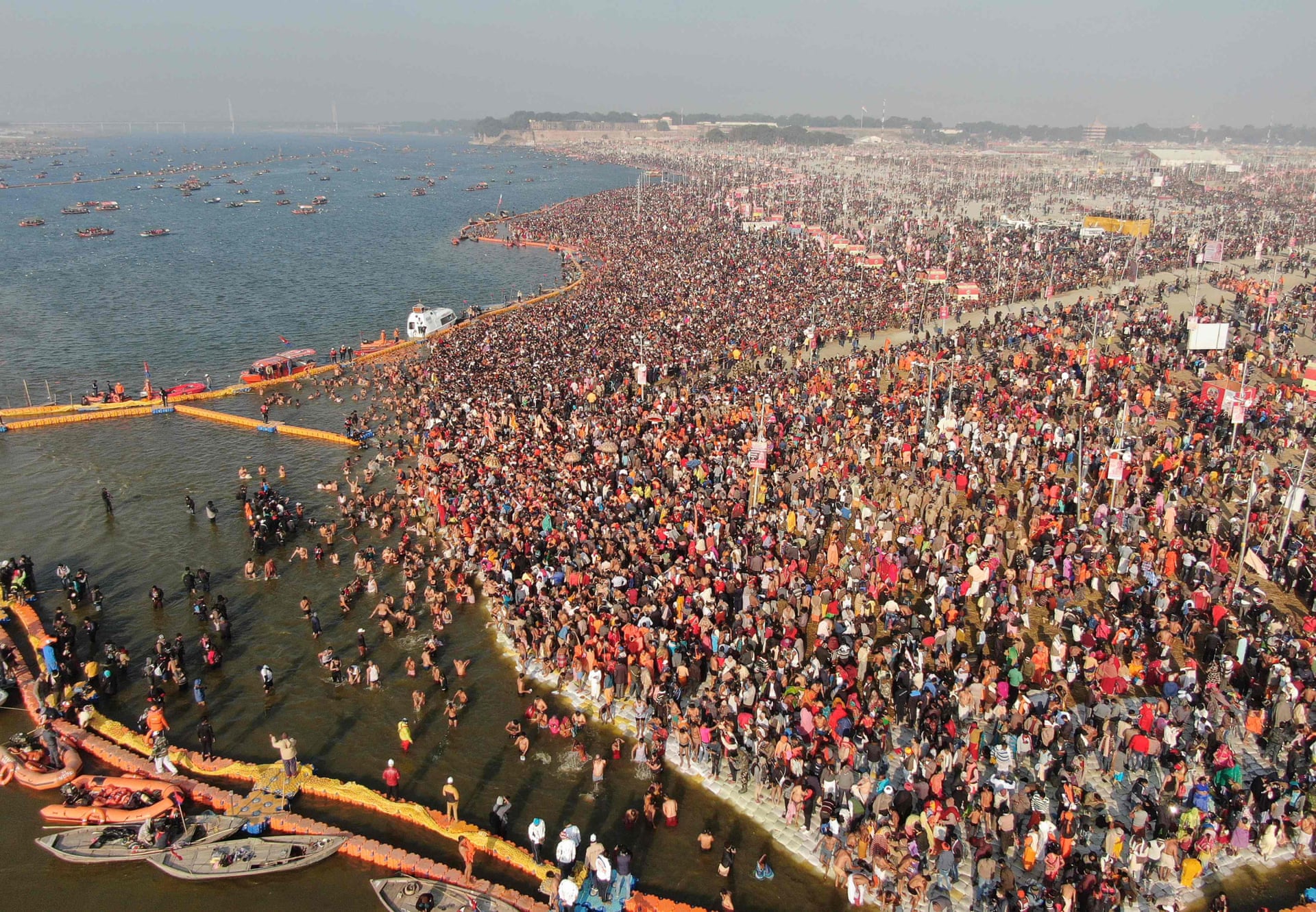 印度15亿人在大壶节圣浴,孟加拉国很难受,上游洗澡下游喝