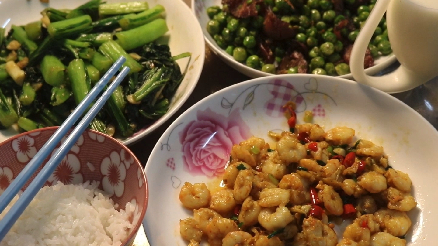 爆炒虾球,腊肠炒豌豆