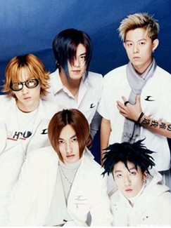 时隔17年,第一代偶像组合hot再次举办演唱会,网友:活久见!