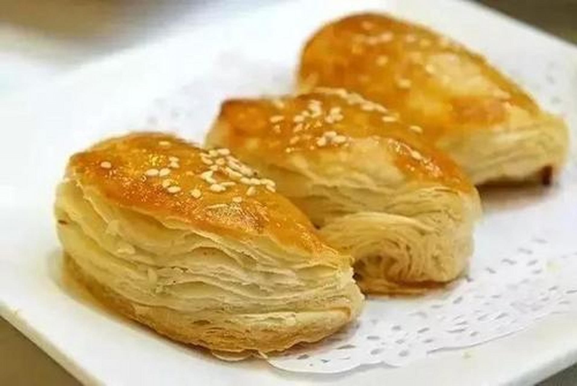 城市小吃地图#莲蓉层层酥,汉族风味传统小吃,既作为小吃应市,也做