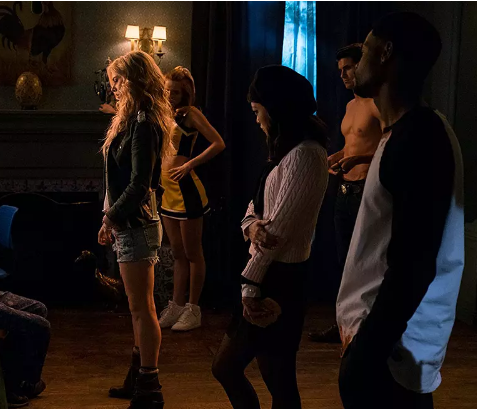 影评《辣手保姆》,男孩受欺负,保姆为他出头,她却是个坏人