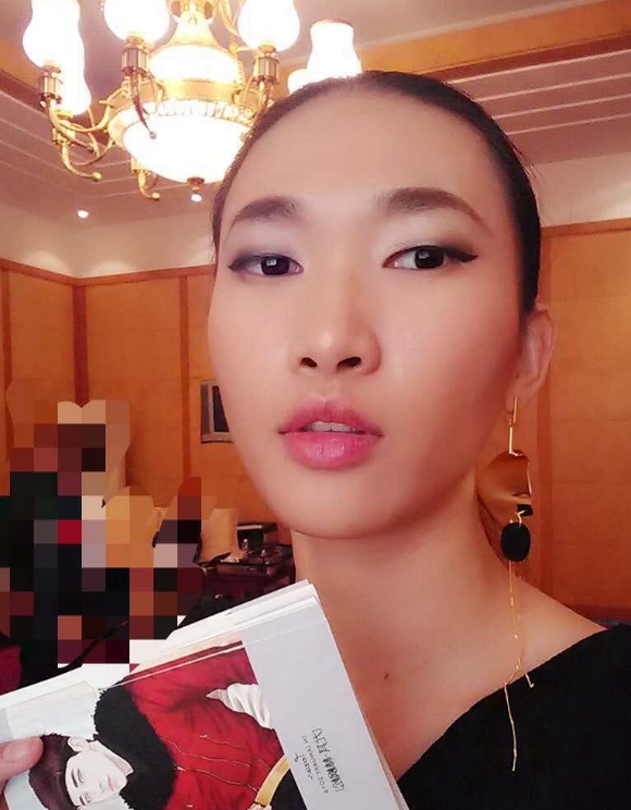 娄清称:这是我很喜欢的系列,既简洁又古典