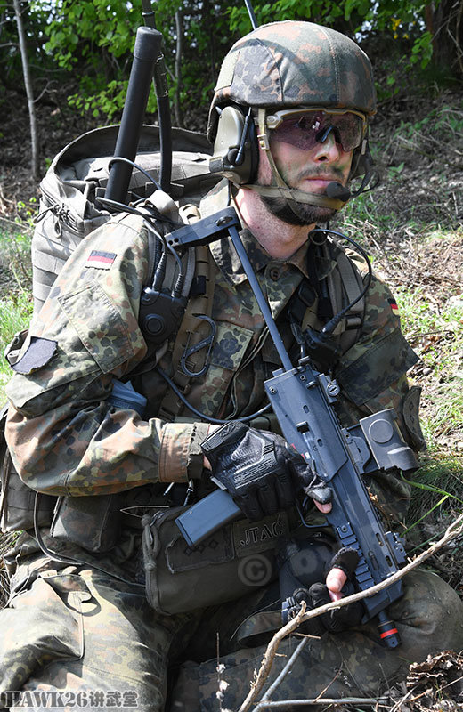 图说:德军空降部队实战演习 暴露轻武器的配备和使用现状