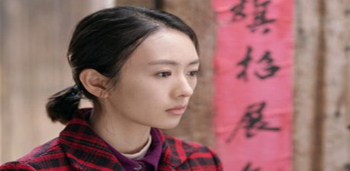 走红之后的萍萍,换上西装,网友:真是美的自然还知性!