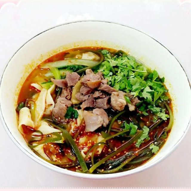 牛肉烩面,q弹筋道,一口气能吃上两碗面