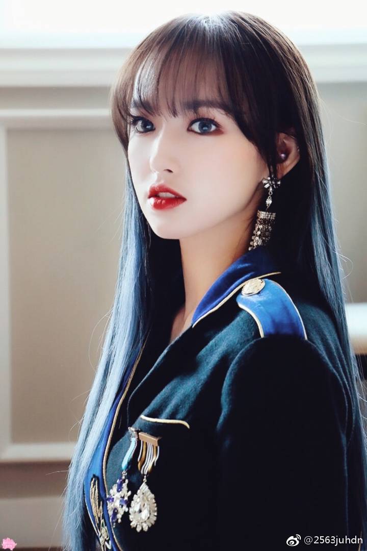 程潇:五官精致曲线迷人,这样的"奶潇"你心动了没!