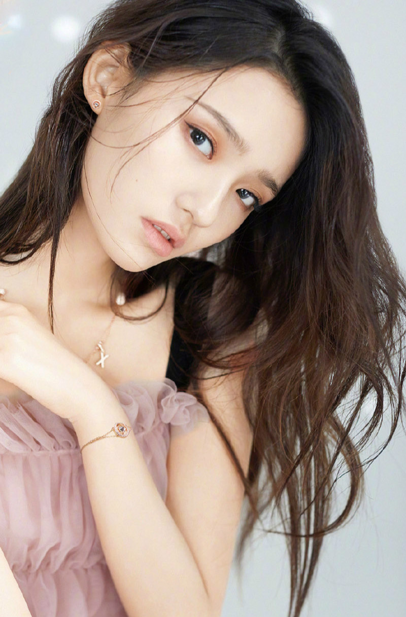 俏皮可爱 知性优雅 清纯活泼-林允