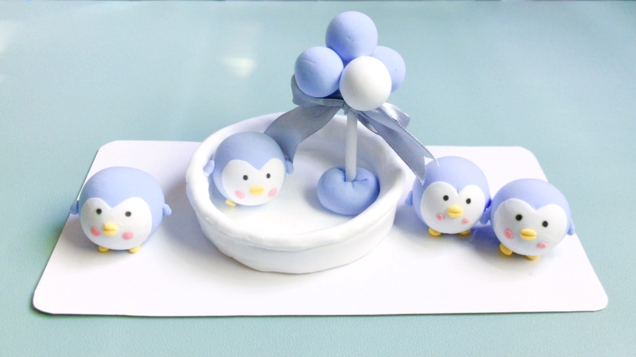 超可爱的蓝色黏土企鹅,可以用作车内摆件,满满的少女心