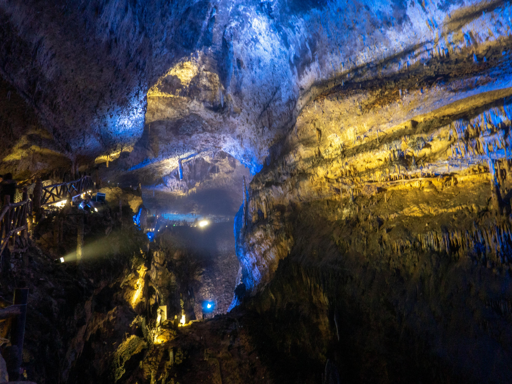 湖南有个亚洲第一洞,当地人称地下张家界,游客赞叹:世界奇迹