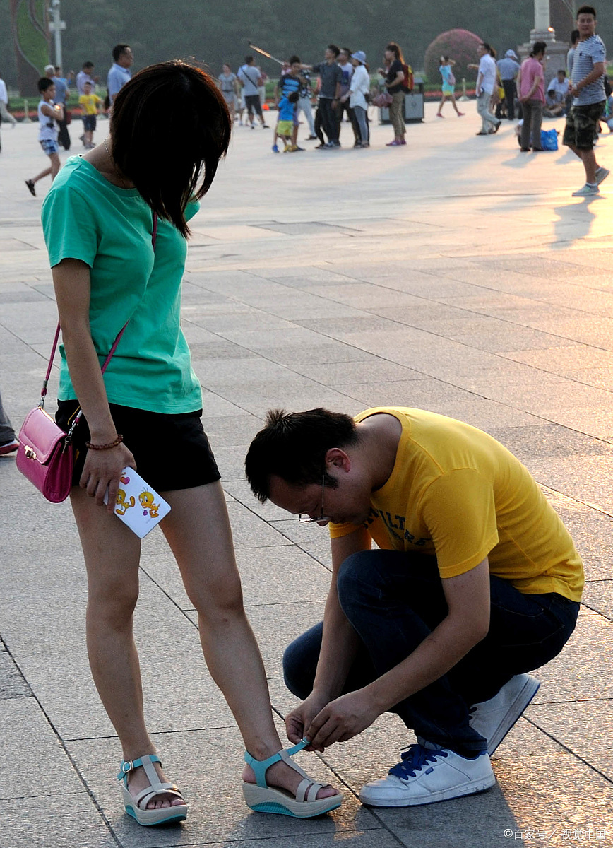 有一种感情叫"愿意为你提鞋子"