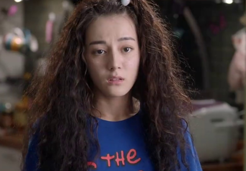 影视剧中的"泡面头"女星,热巴呆萌,唐嫣老10岁,最美的是她!