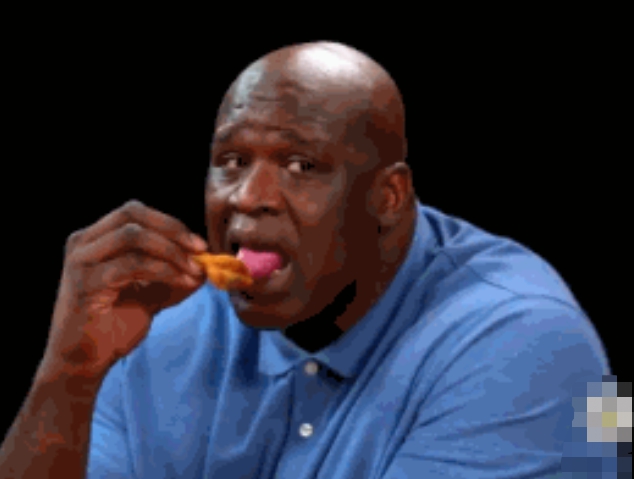 手掌比女友腰还要宽,啃鸡腿都像是在剔牙