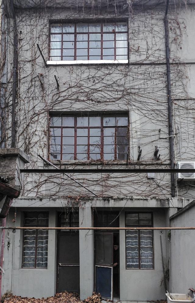 上海70年老公房爆改:不仅变3层高颜值别墅,还带隐形卧室!