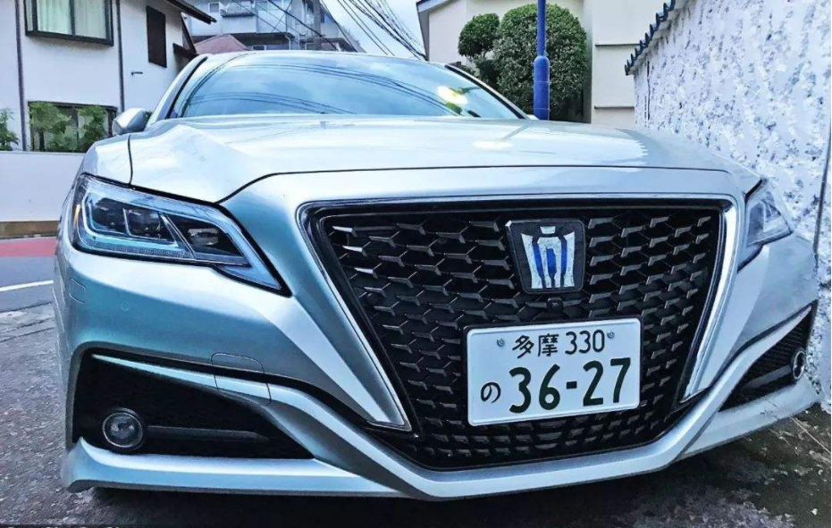 丰田第15代皇冠全新升级,动力配置2.0t车型,今年的后驱旗舰车!