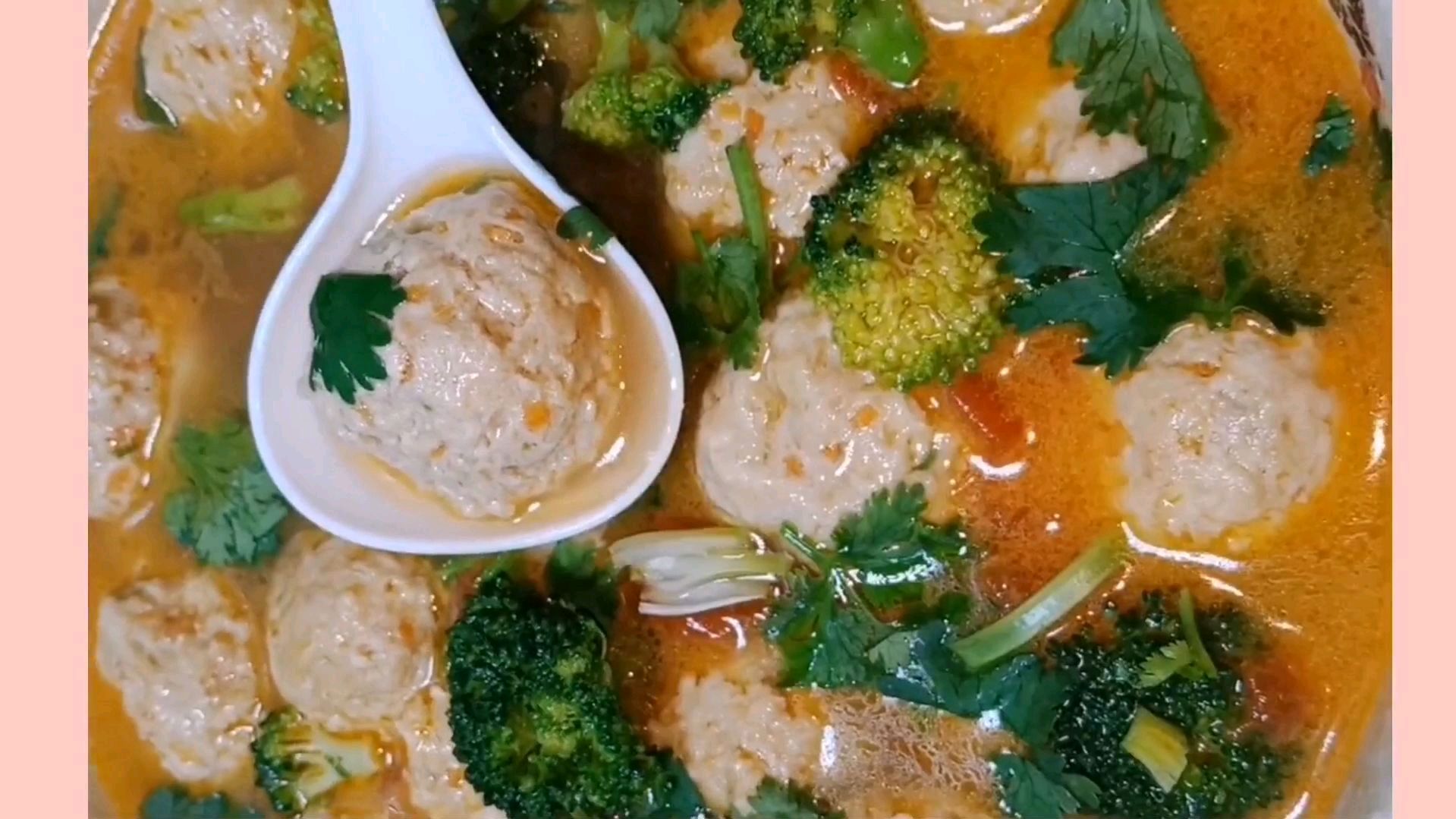 鸡肉丸子这样做 Q弹嫩滑 营养健康