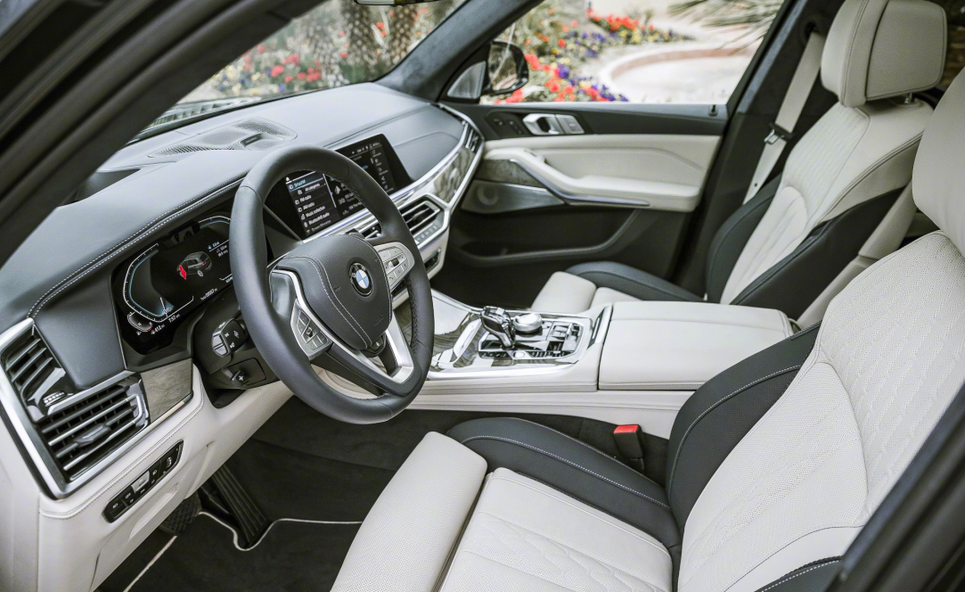 全新宝马x7好看的内饰