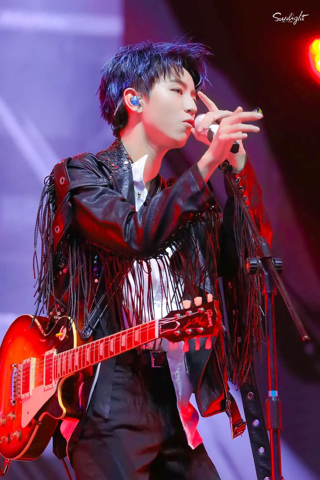 sunlight王俊凯日光站,@dark_star_王俊凯个人站 转载自百家号作者