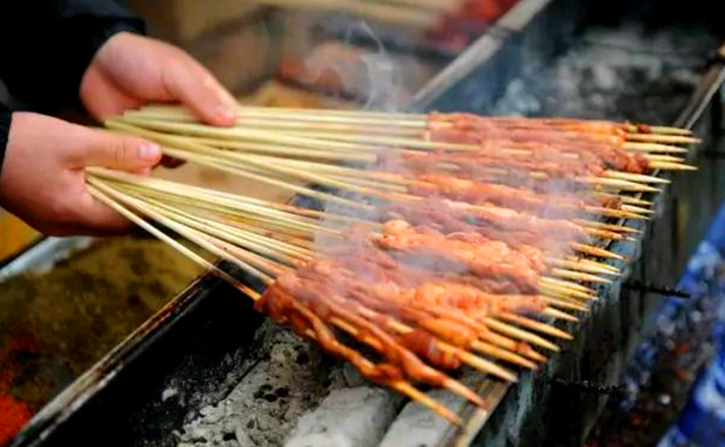 这7种路边摊小吃,有人说是美食,有人说是垃圾食品,你怎么看?