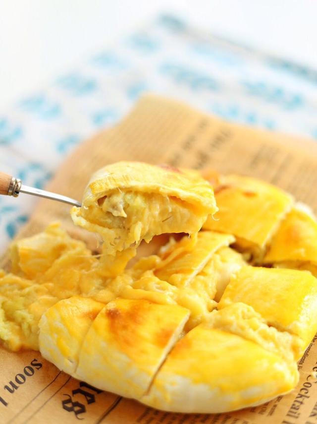 会爆浆的芝士榴莲饼做法简单~自己做的料足!