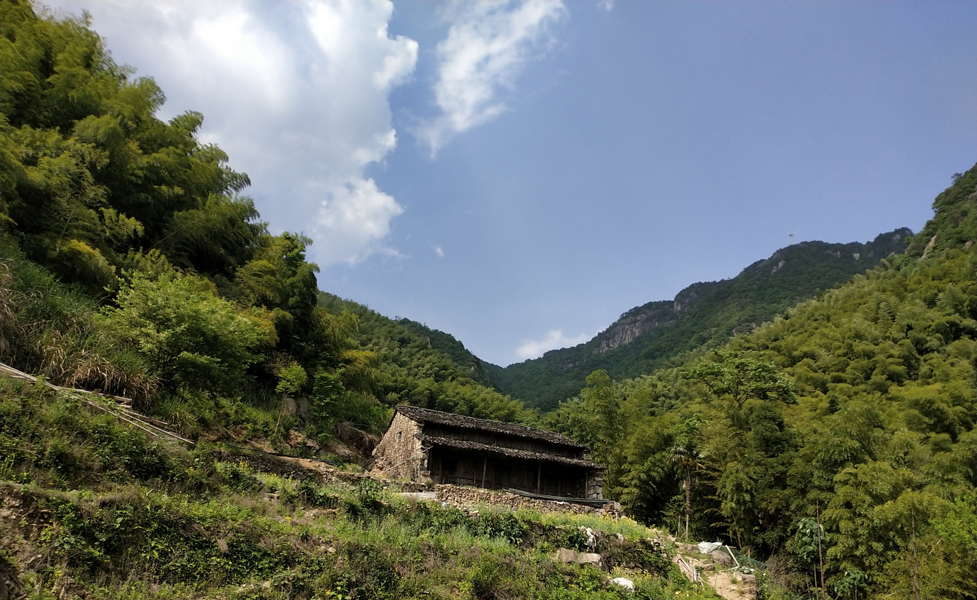 仙居县长岗山——潺潺溪水敲打千年页岩,超龄青年人欢度五四佳节