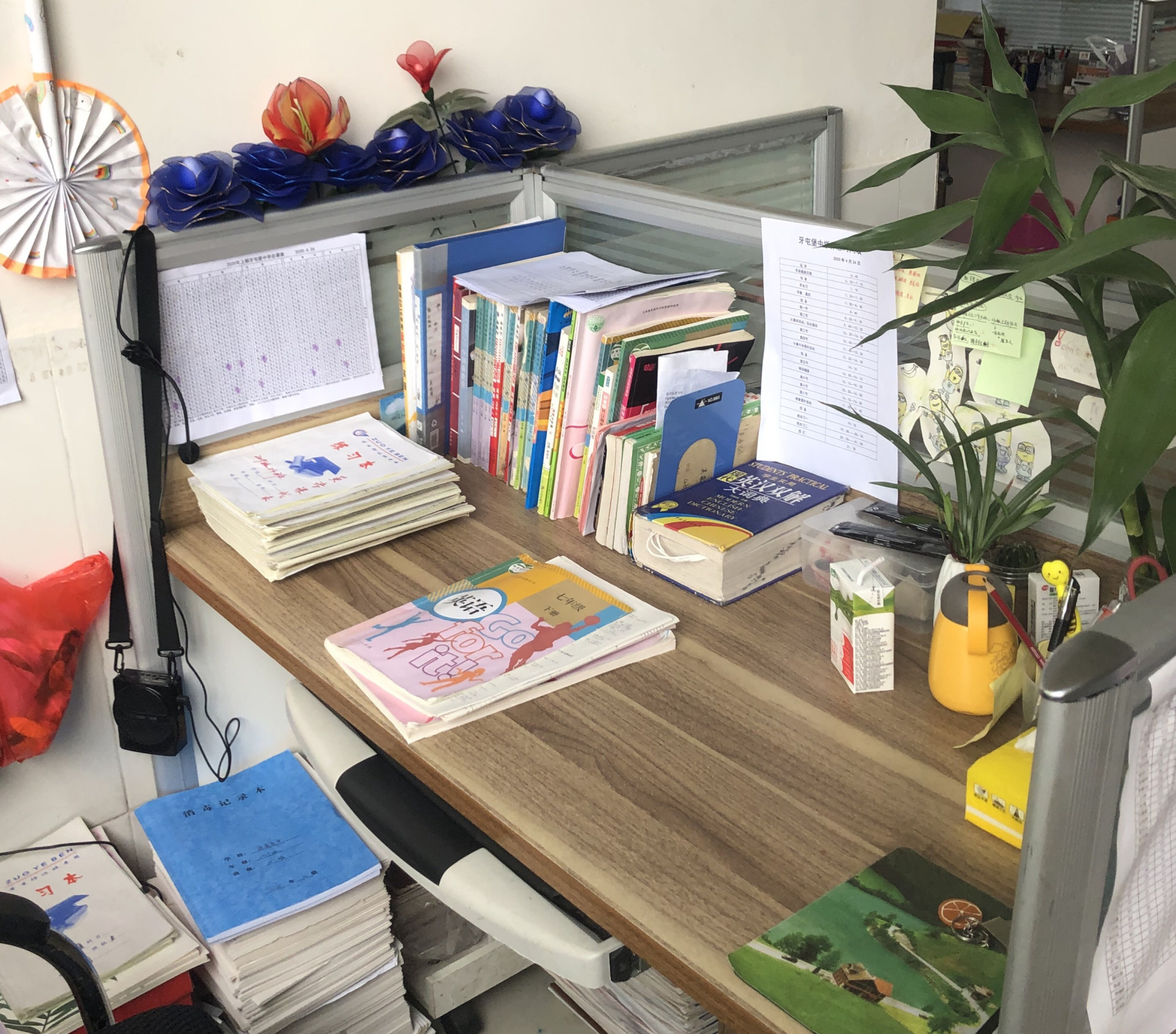 教师办公桌 - 热门商品专区