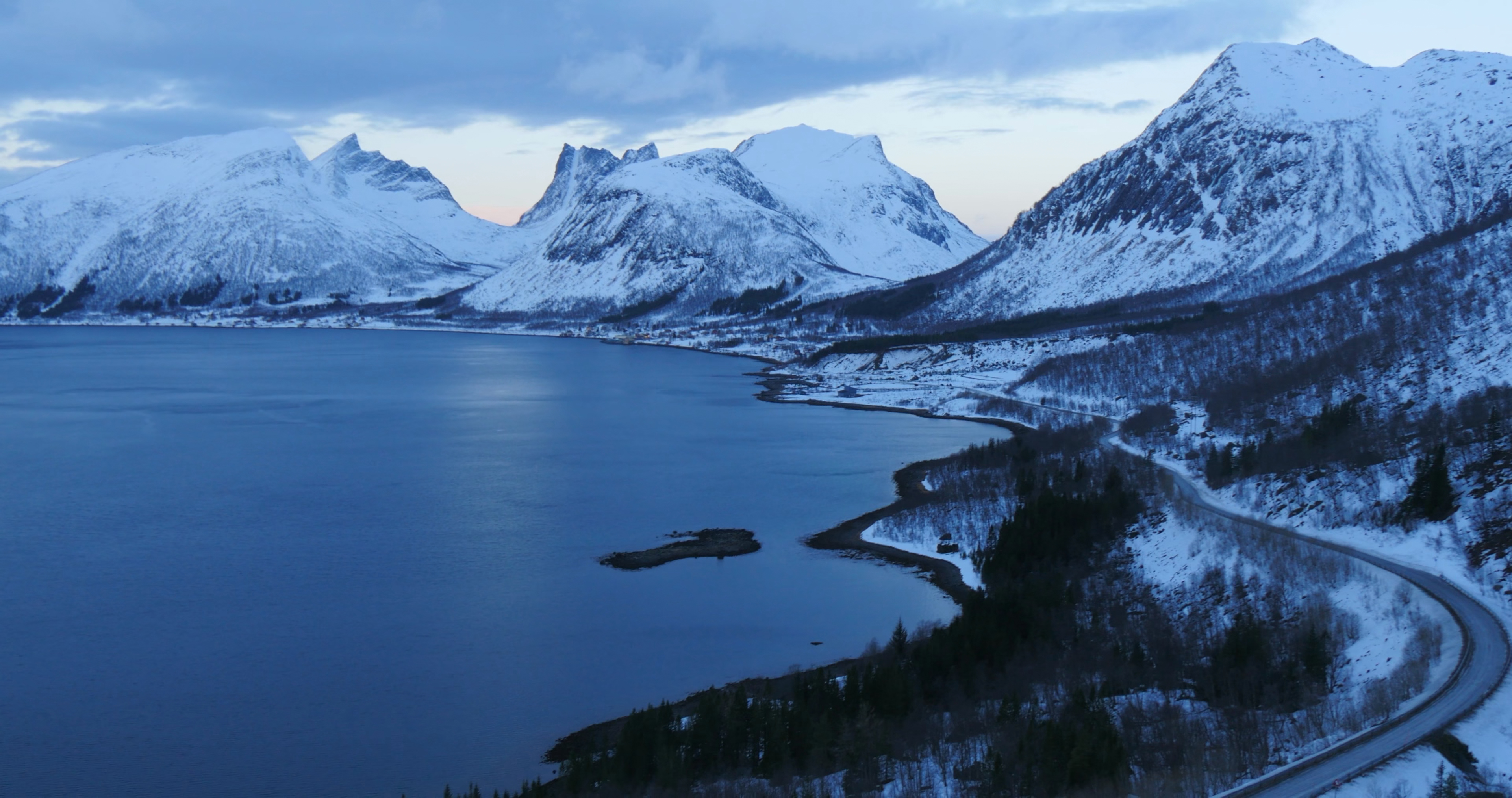 雪山 转载自百家号作者:看风景看图集