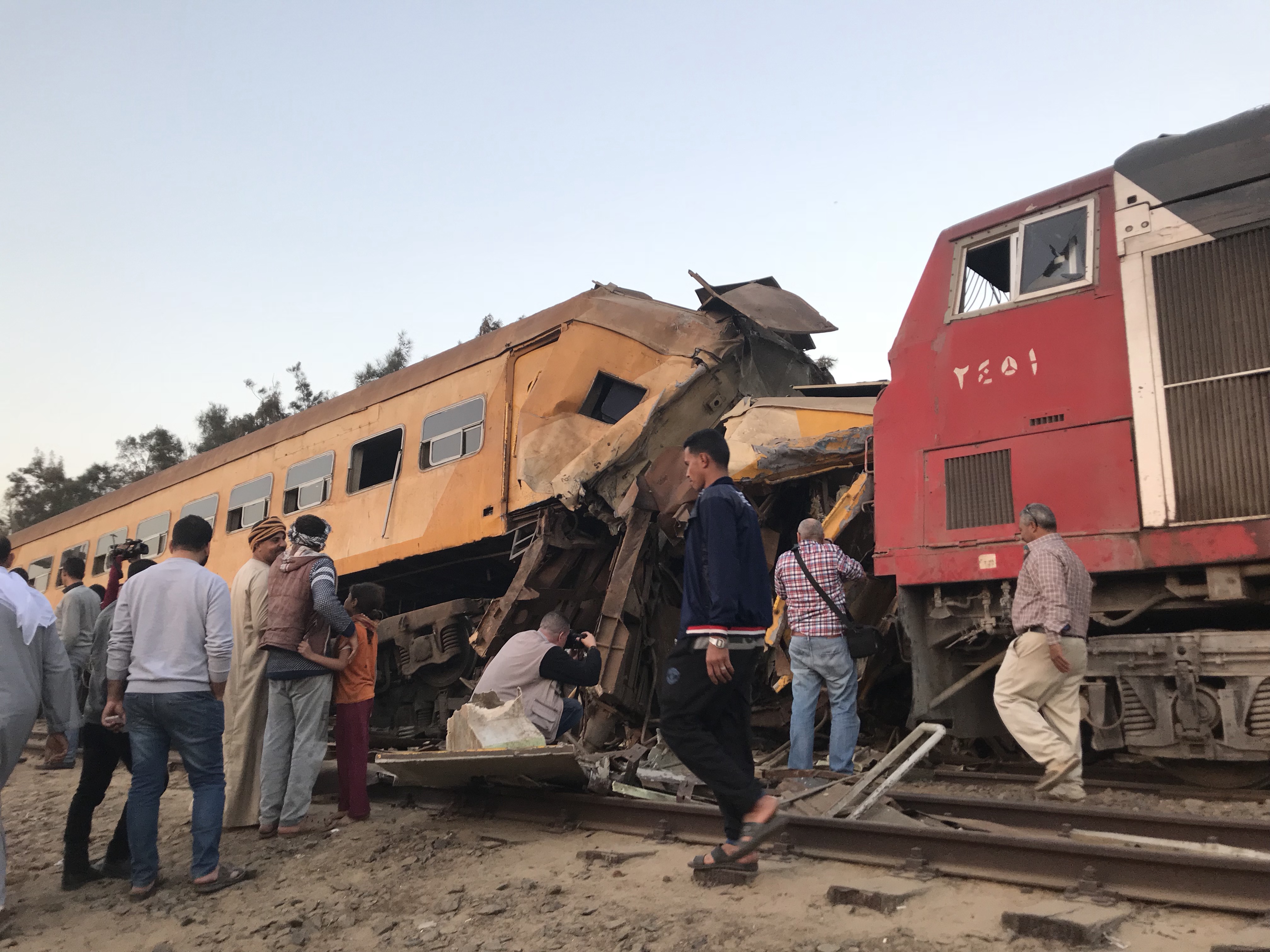 (国际)(3)埃及北部火车相撞造成至少16人死亡