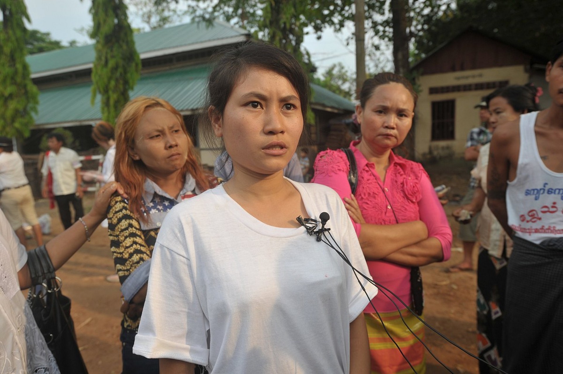 果敢人无论从民族血缘,还是地理位置,还是经济规律,或者是道路桥梁