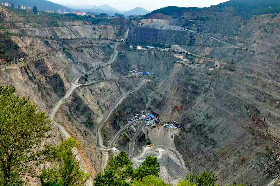 "中国钢都"也是"中国玉都":魅力鞍山