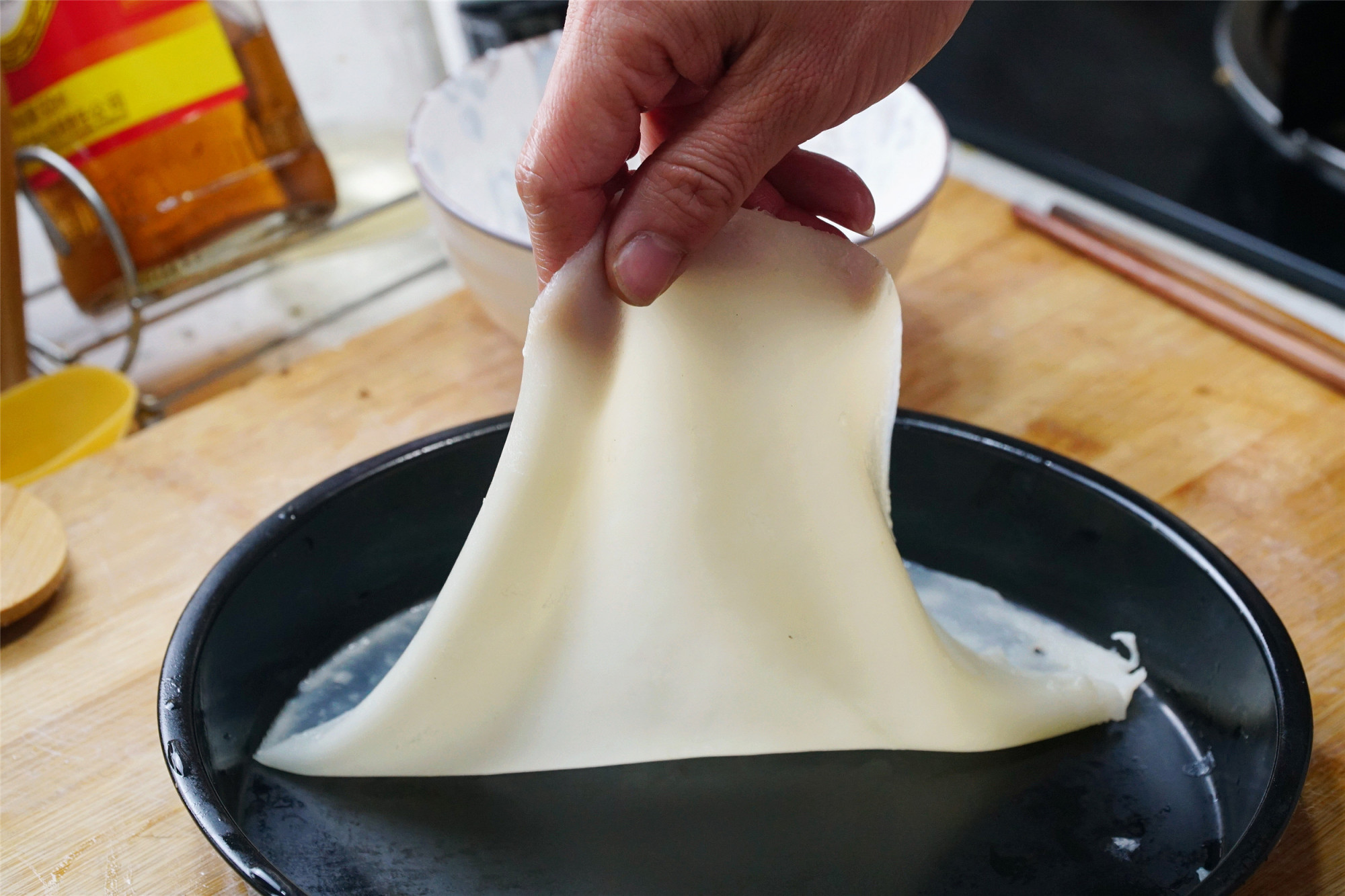 在家快速做凉皮,不用洗面,不用等,半小时吃嘴里,软滑又筋道