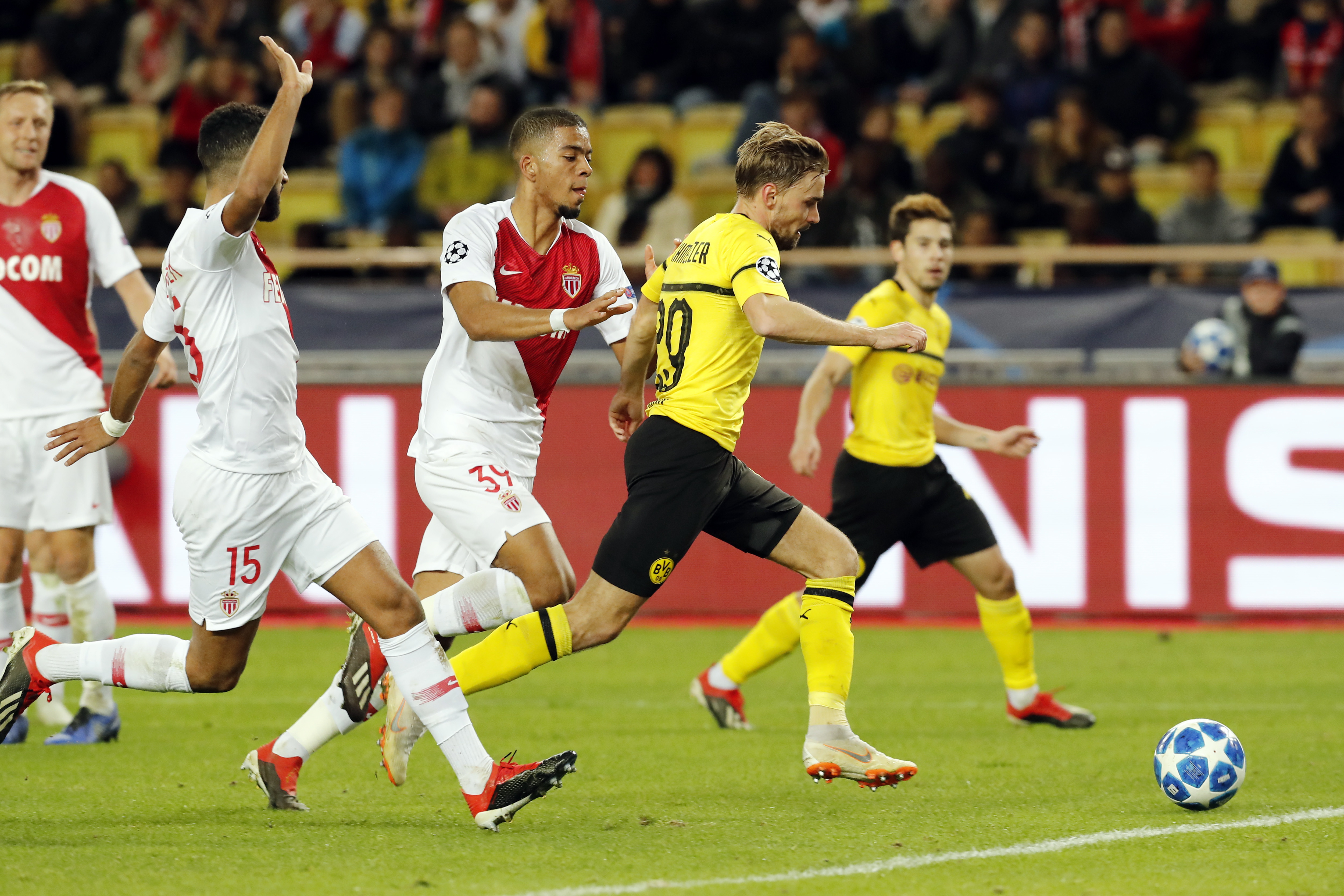 足球——欧冠联赛:多特蒙德胜摩纳哥